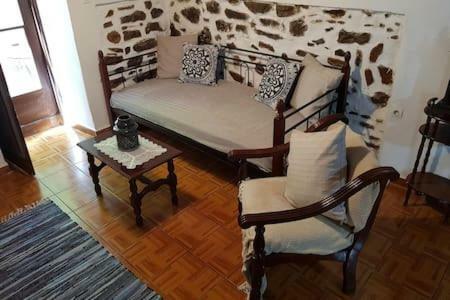 Traditional House Kassandra'S Guest House แอร์มิโอนี ภายนอก รูปภาพ