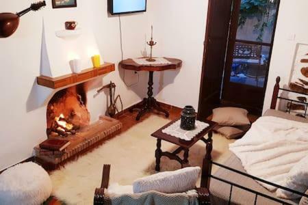 Traditional House Kassandra'S Guest House แอร์มิโอนี ภายนอก รูปภาพ
